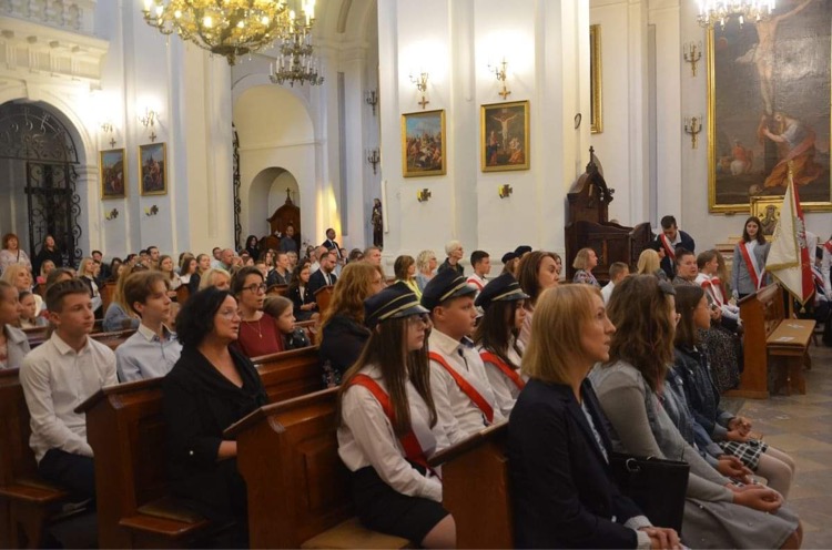 Uroczyste rozpoczęcie roku szkolnego 2022-2023. Msza św. w kościele św. Stanisława.