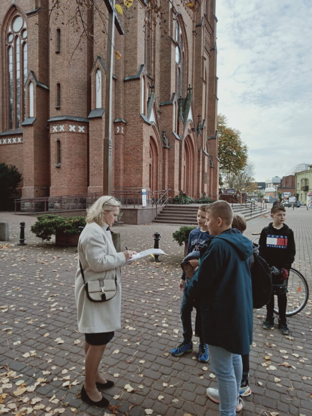 Gra miejska „Siedleckimi śladami Jana Pawła II” połączona z konkursem wiedzy o „VII pielgrzymce św. Jana Pawła II do Polski w 1999 r.”