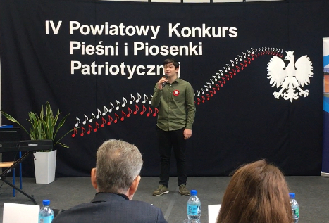 V Powiatowy Konkurs Pieśni i Piosenki Patriotycznej w Golicach. II miejsce  w kategorii klas 7-8, soliści – Krzysztof Mąsior.