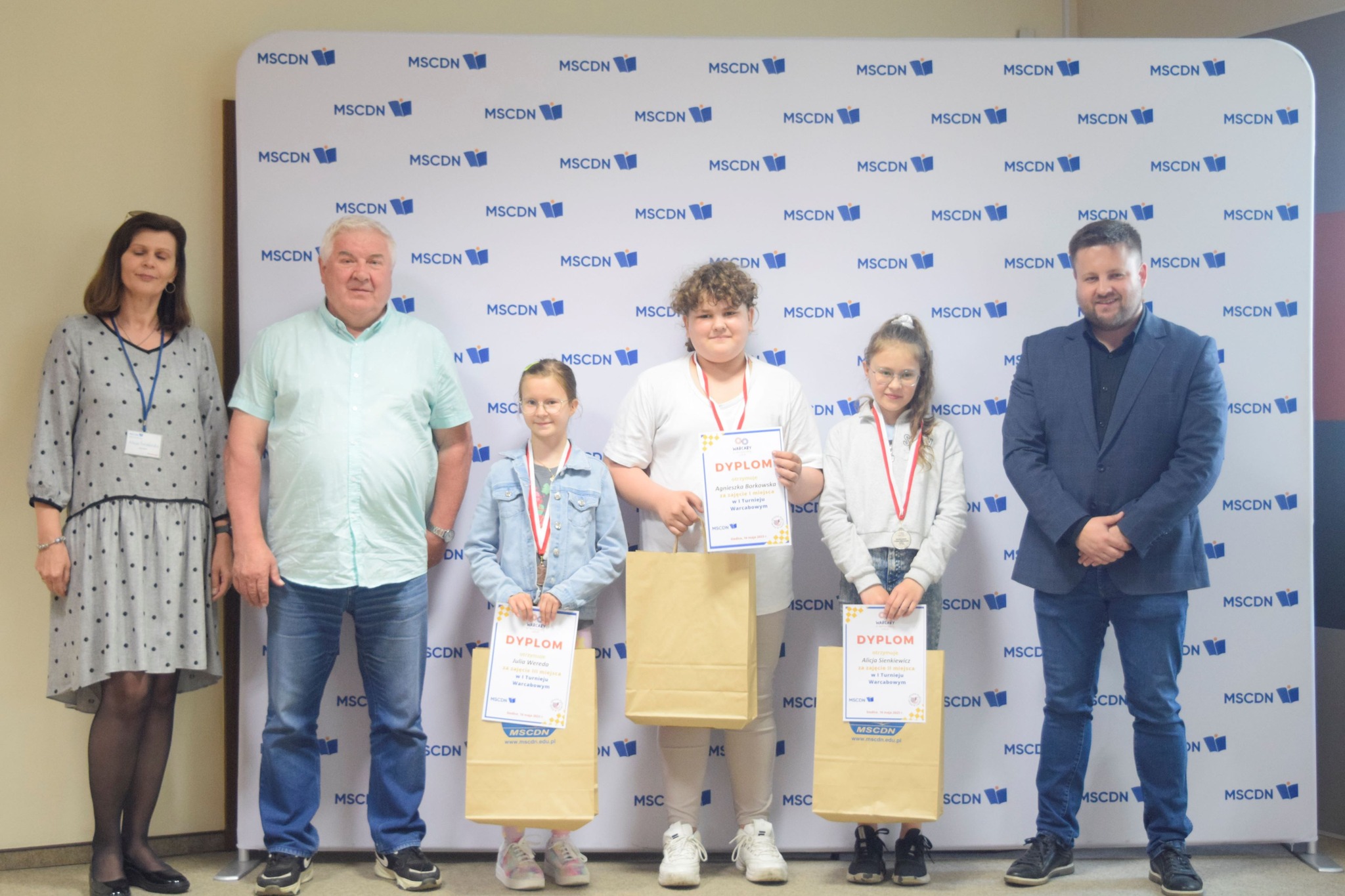 2. Zwycięscy w kategorii dziewczynki klasy 1. I miejsce Agnieszka Borkowska kl. 3a SP11 w Siedlcach.