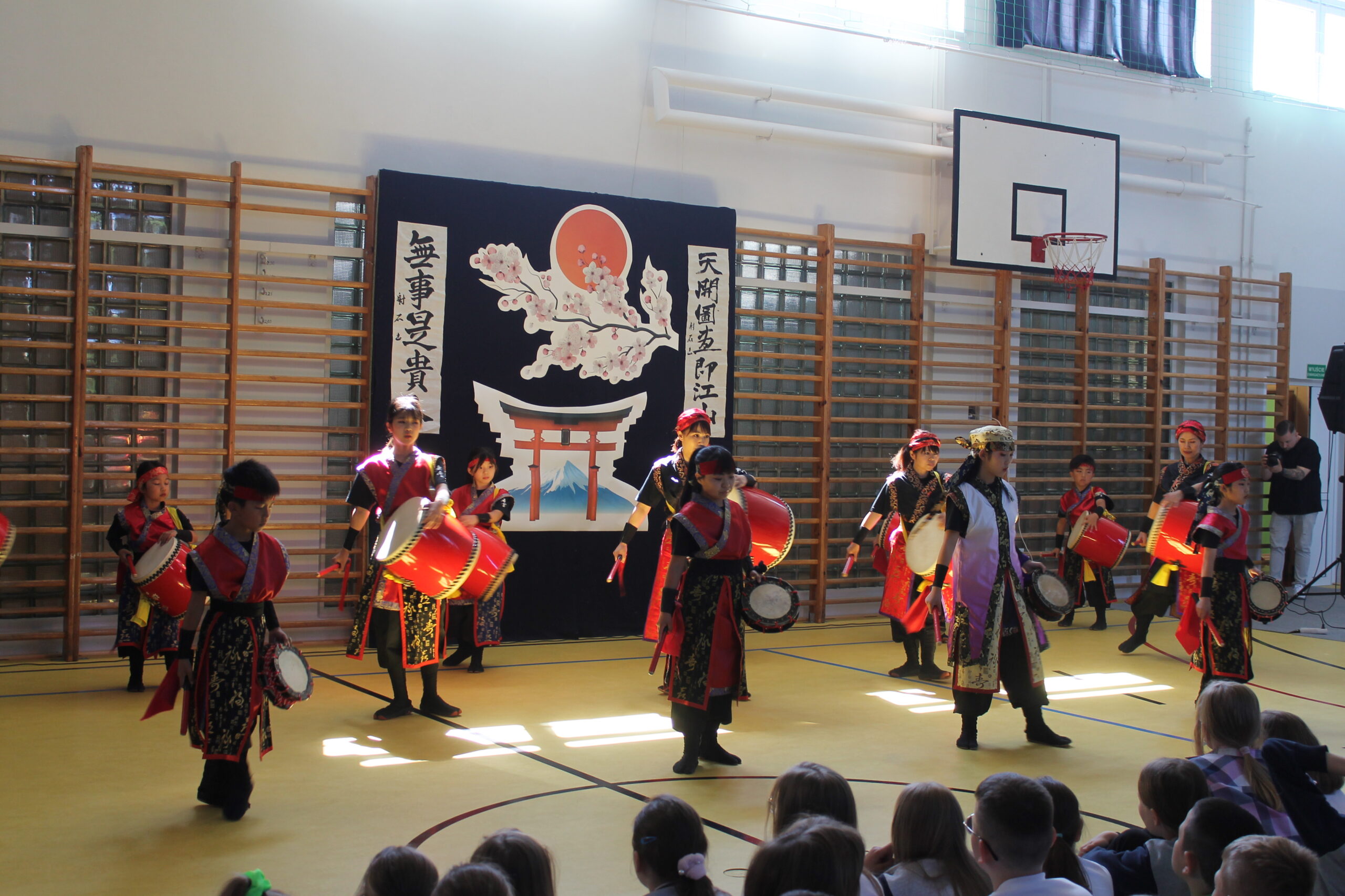 Gościnny występ zespołu KIHO z Japonii w naszej szkole.