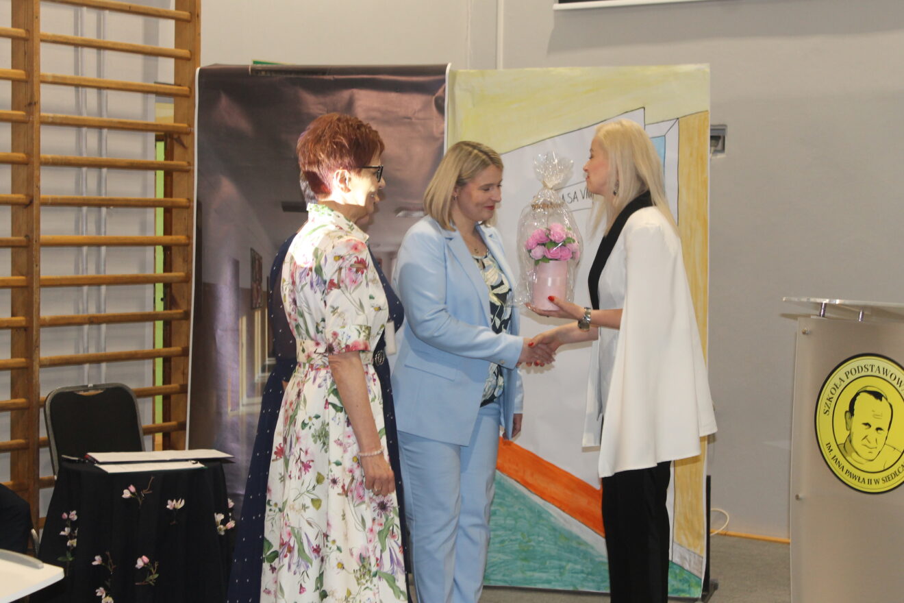Jubileusz 40-lecia Szkoły Podstawowej nr 11 im. Jana Pawła II-podziękowanie