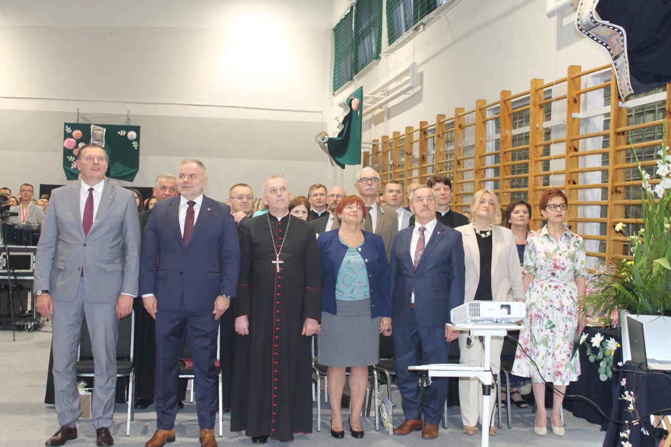 Jubileusz 40-lecia Szkoły Podstawowej nr 11 im. Jana Pawła II- hymn