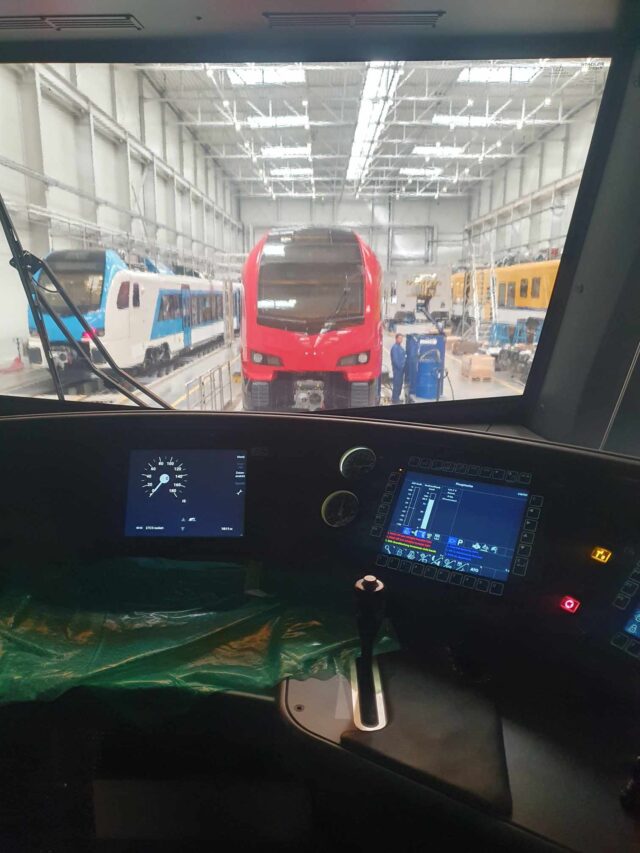 Kabina maszynisty od środka.