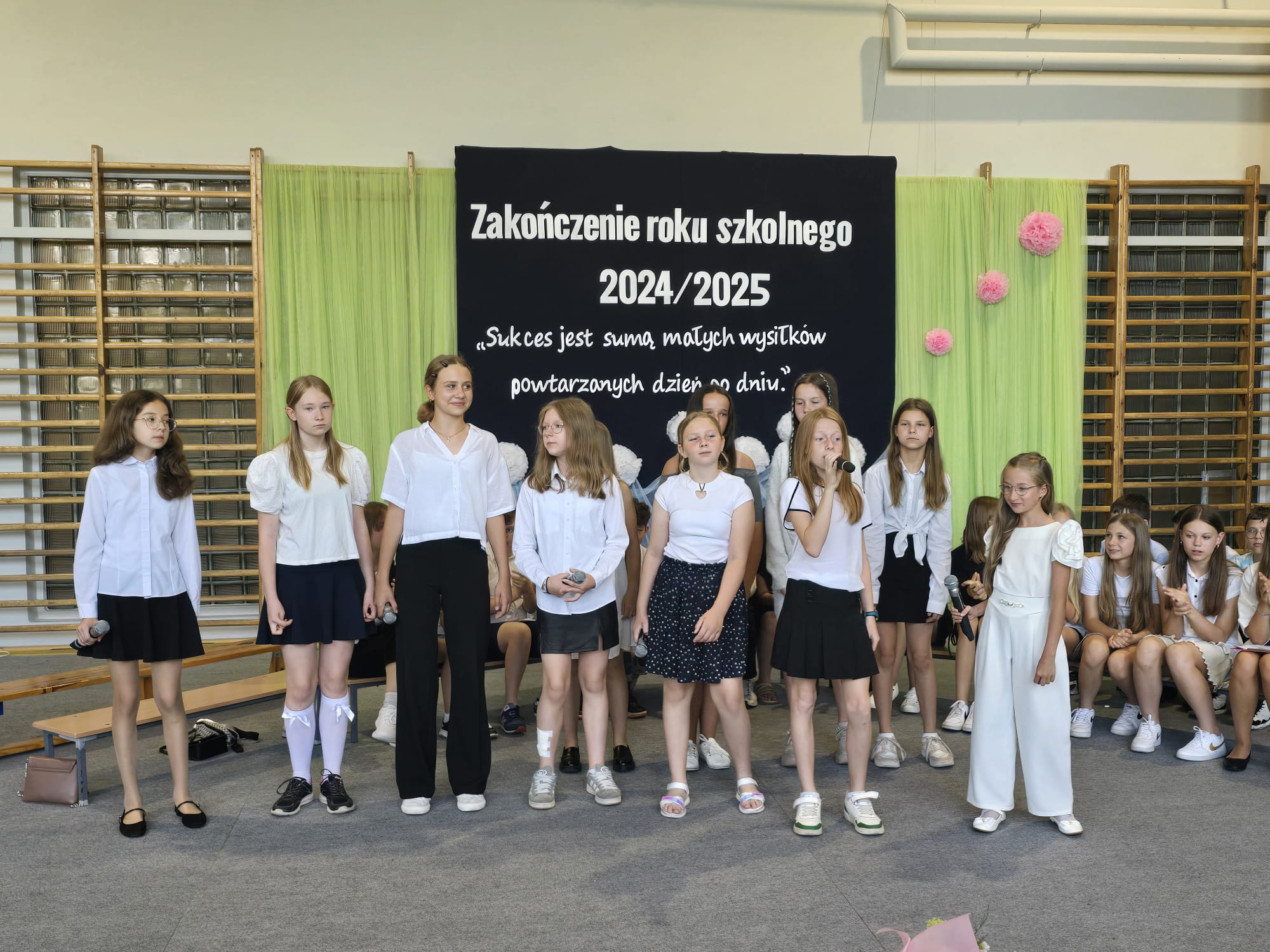 Uroczyste zakończenie roku szkolnego2024-2025 -przedstawienie klas 4-6