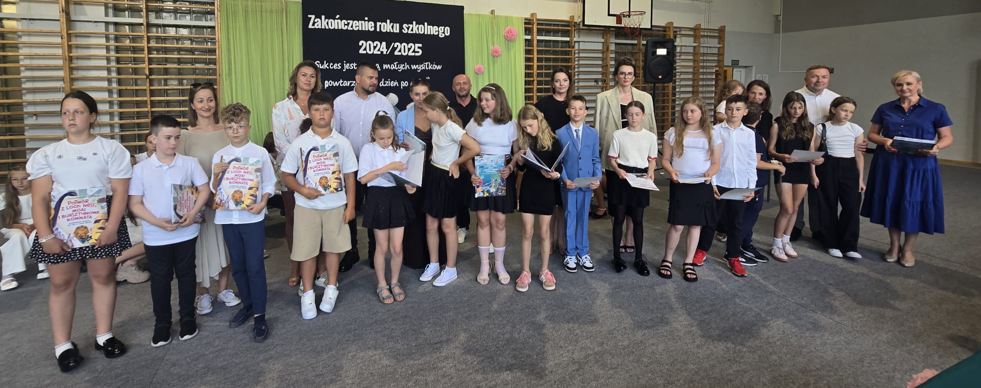 Uroczyste zakończenie roku szkolnego2024-2025 -nagrody i dyplomy