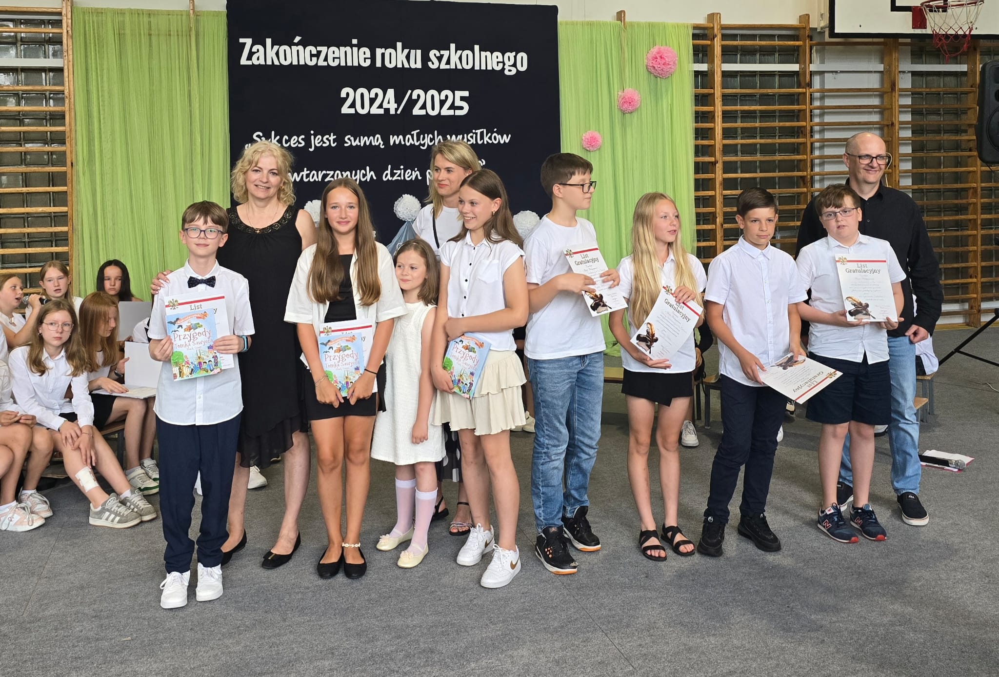 Uroczyste zakończenie roku szkolnego2024-2025 -nagrody i dyplomy