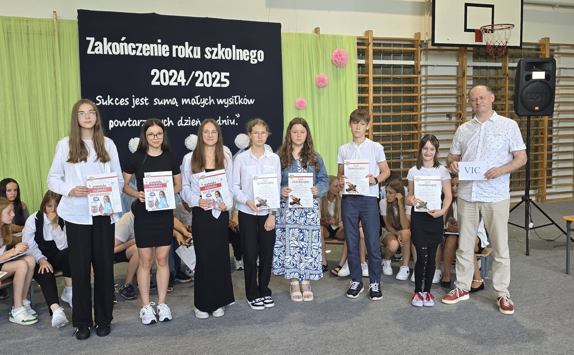 Uroczyste zakończenie roku szkolnego2024-2025 -nagrody i dyplomy