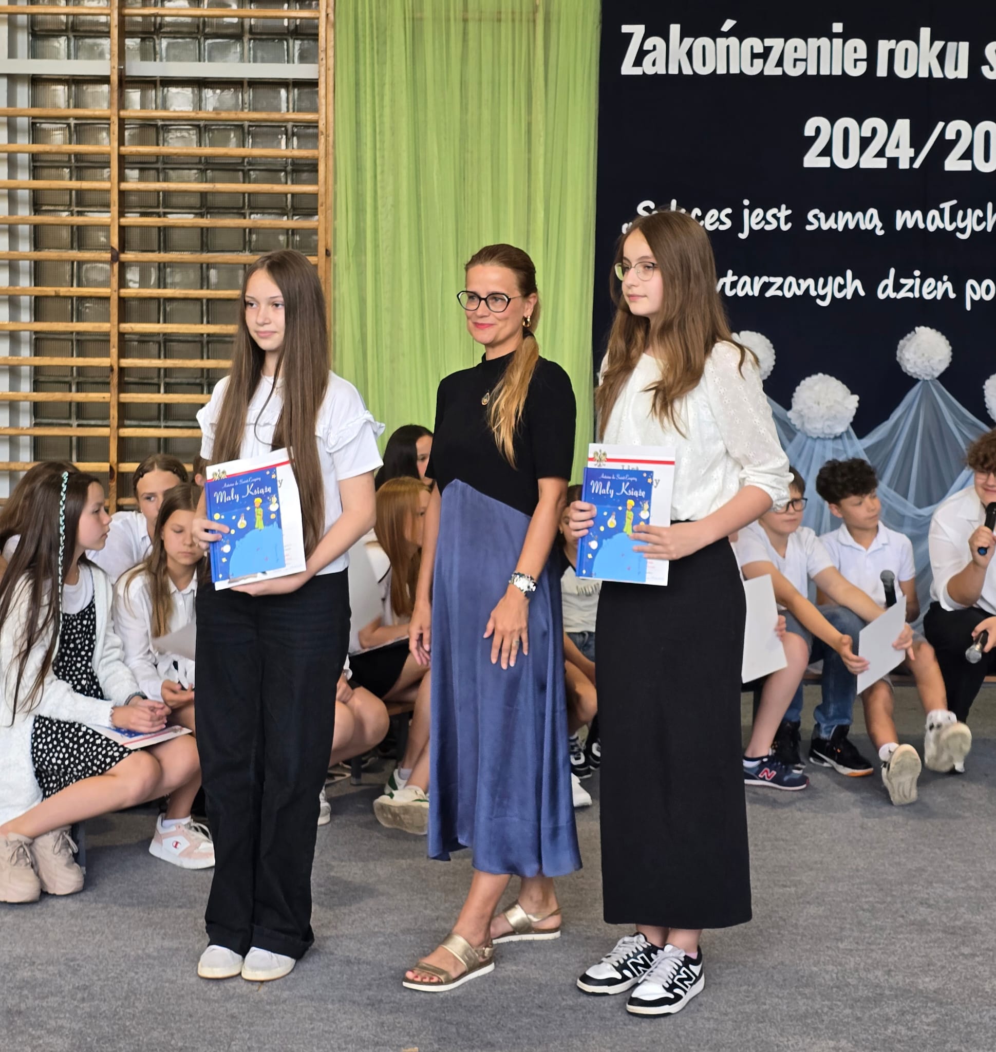 Uroczyste zakończenie roku szkolnego2024-2025 -nagrody i dyplomy