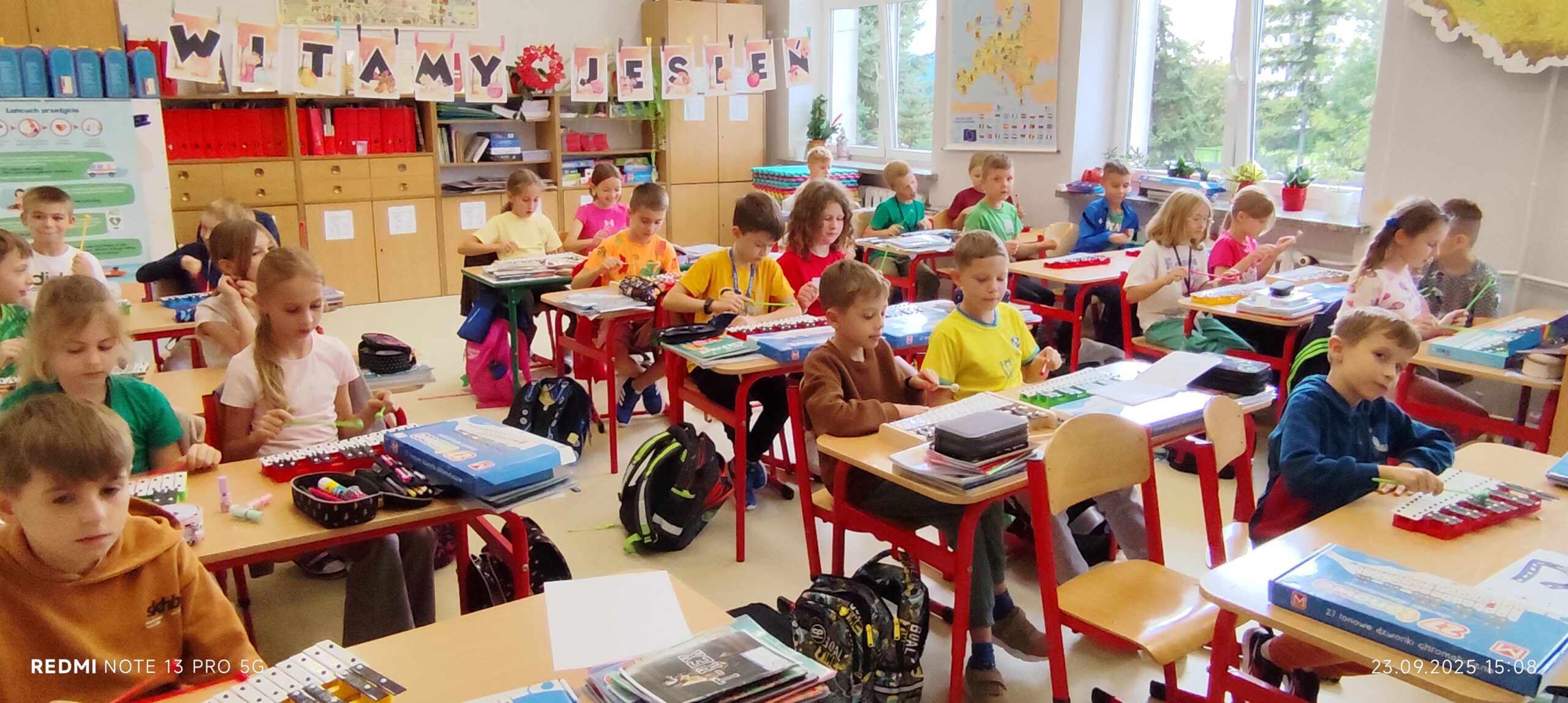 16.Klasa 3 a jesienne muzkowanie na dzwonkach