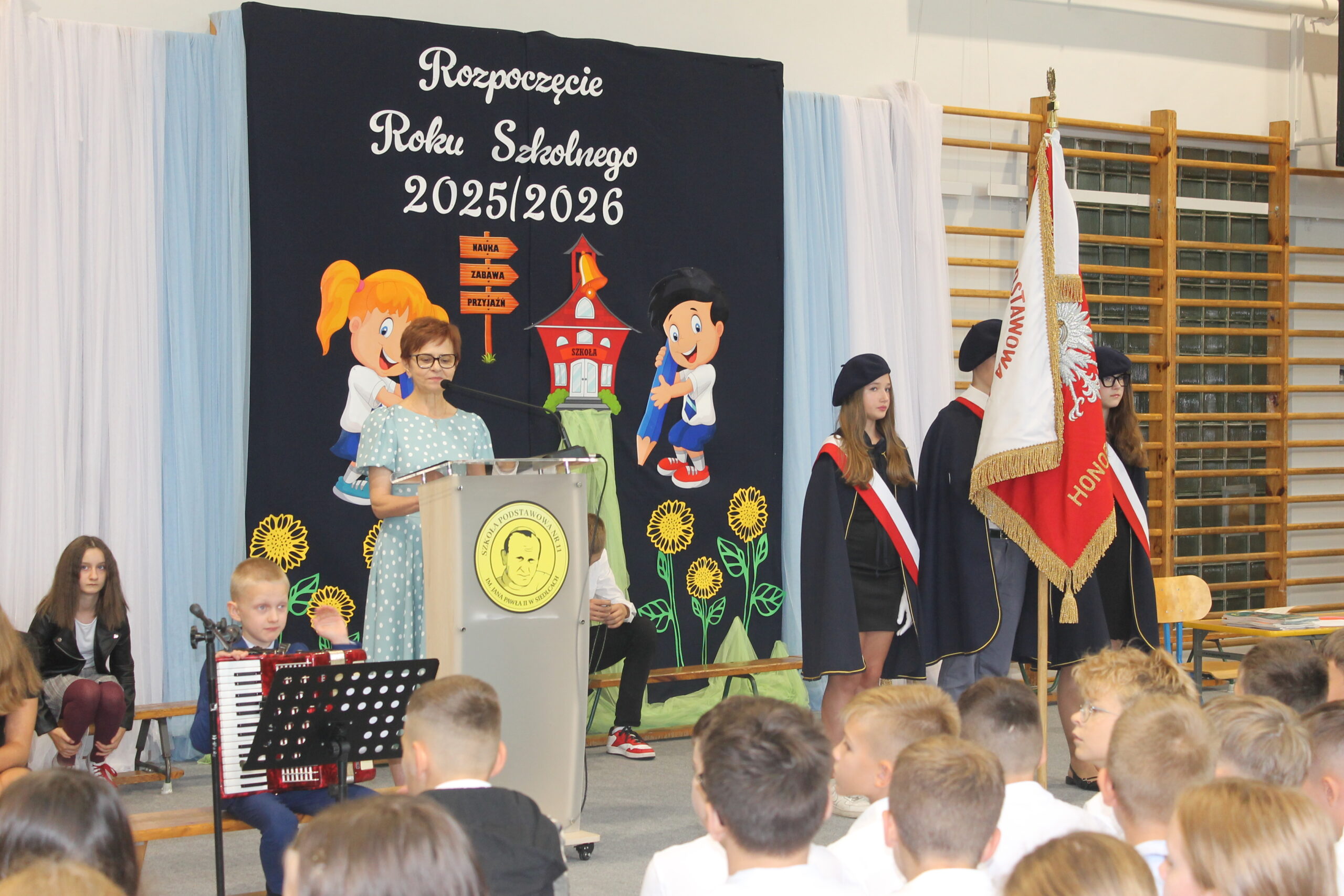 Uroczyste rozpoczęcie roku szkolnego 2025/2026. Przemówienie Pani dyrektor.