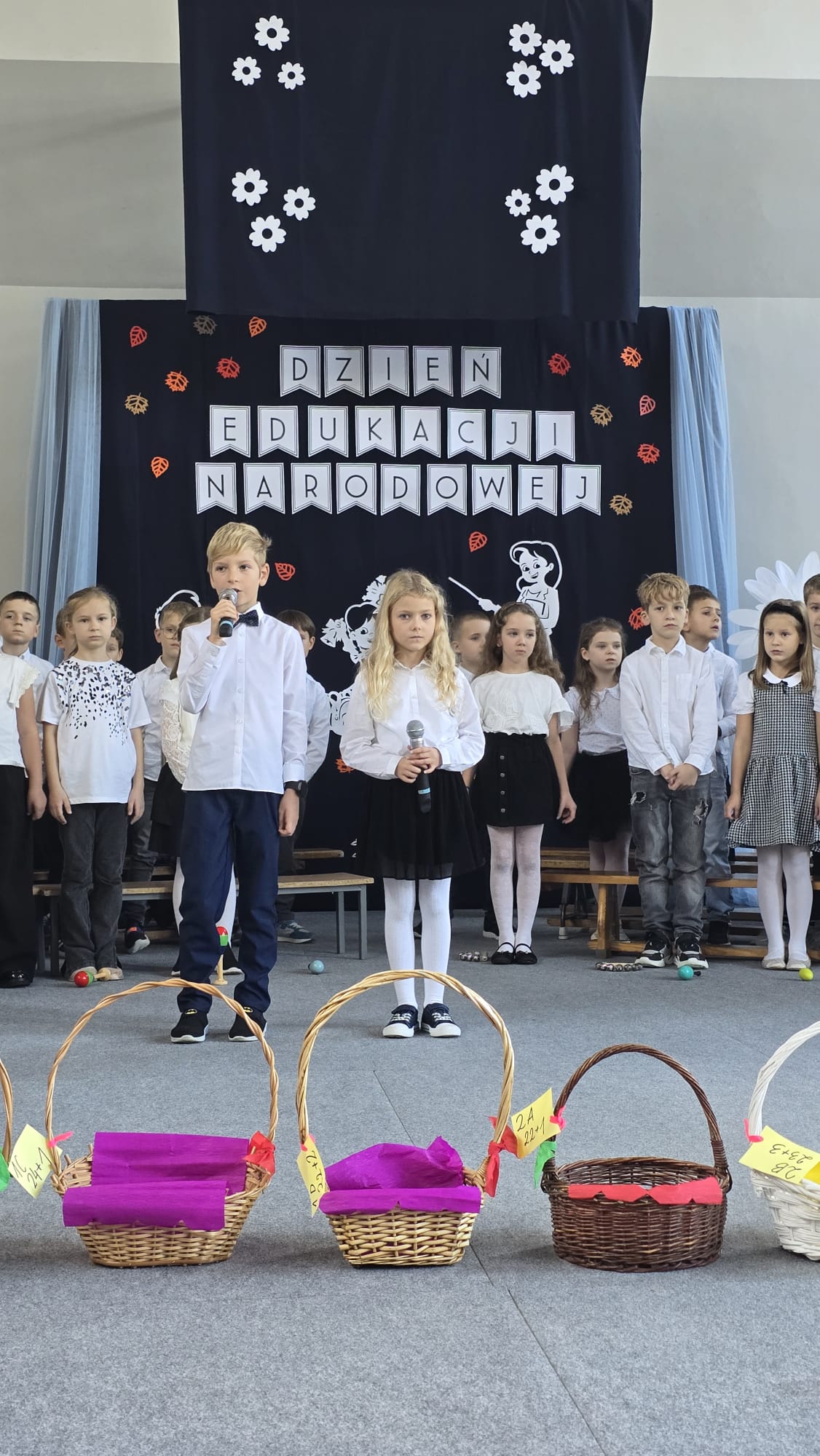 Akademia klas 1-3 z okazji Dnia Edukacji Narodowej
