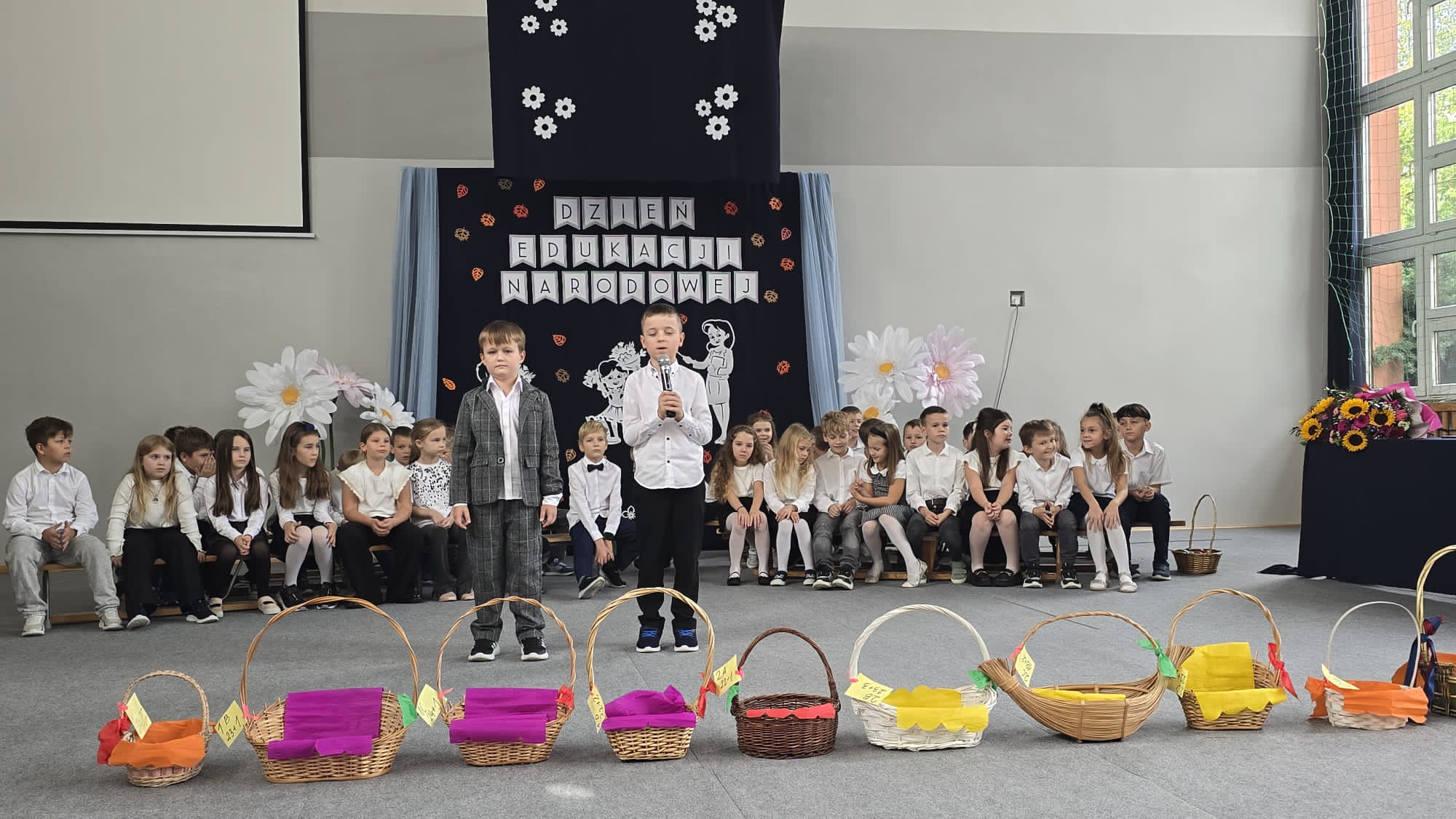 Akademia klas 1-3 z okazji Dnia Edukacji Narodowej