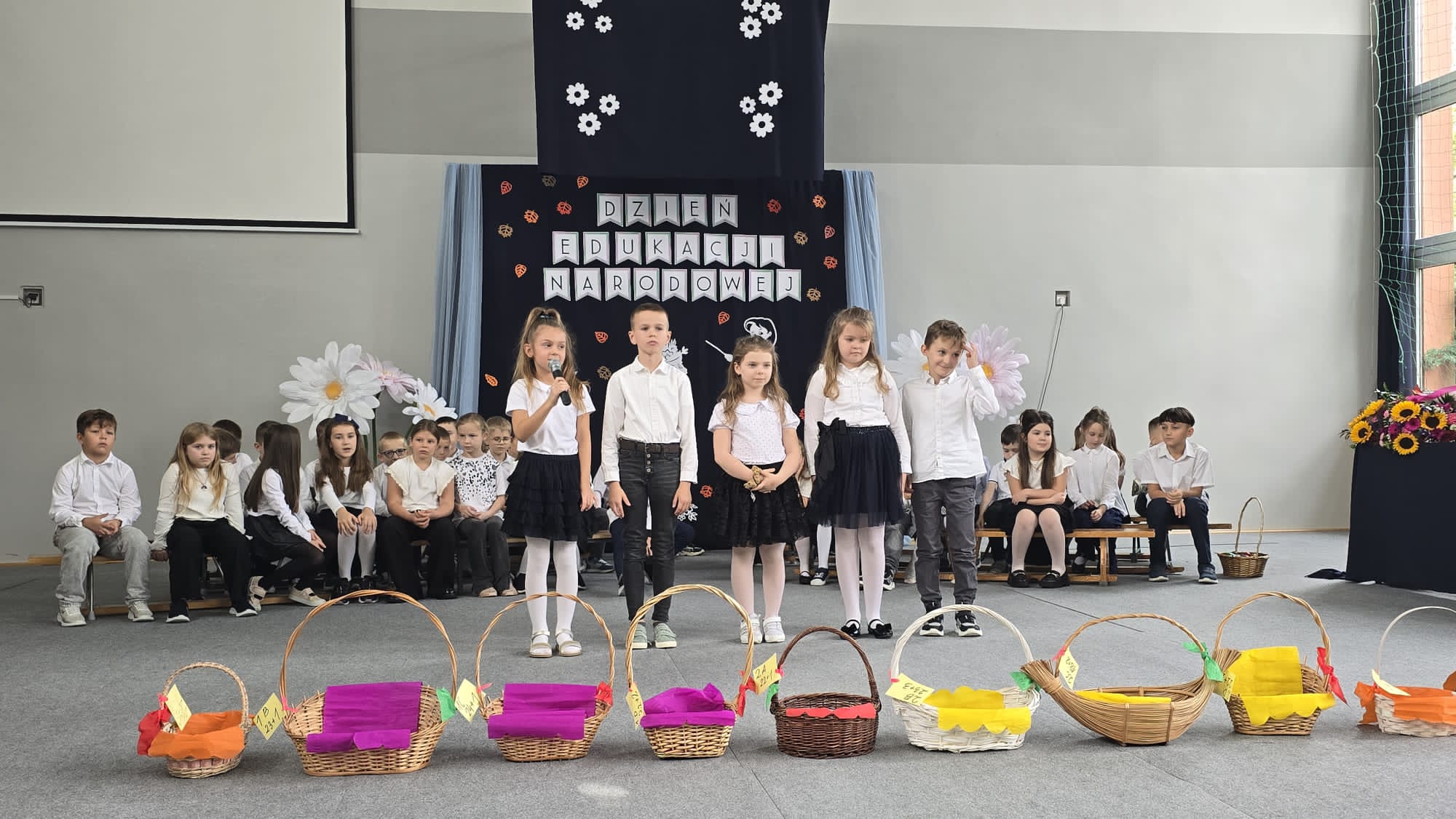 Akademia klas 1-3 z okazji Dnia Edukacji Narodowej