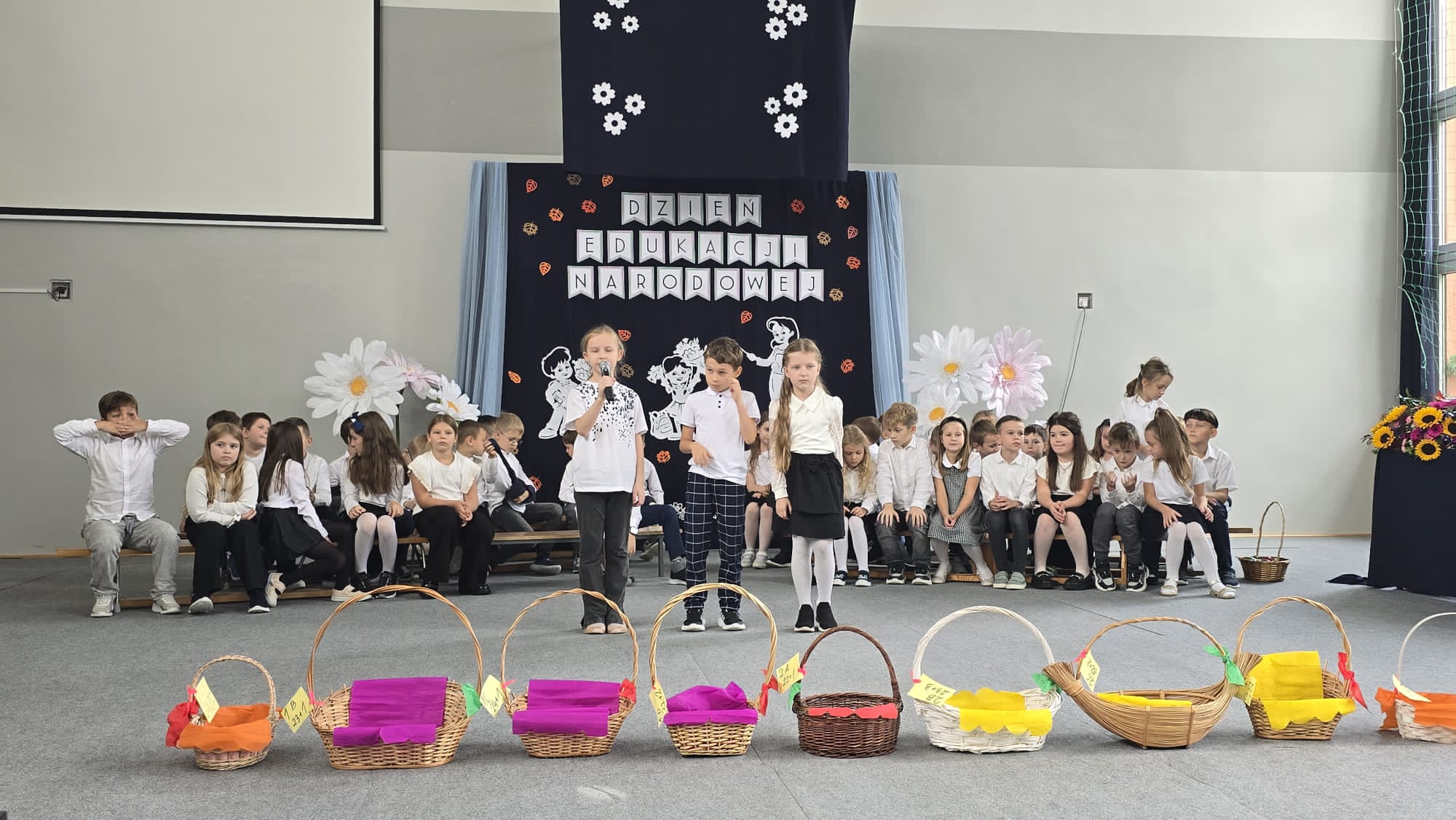 Akademia klas 1-3 z okazji Dnia Edukacji Narodowej