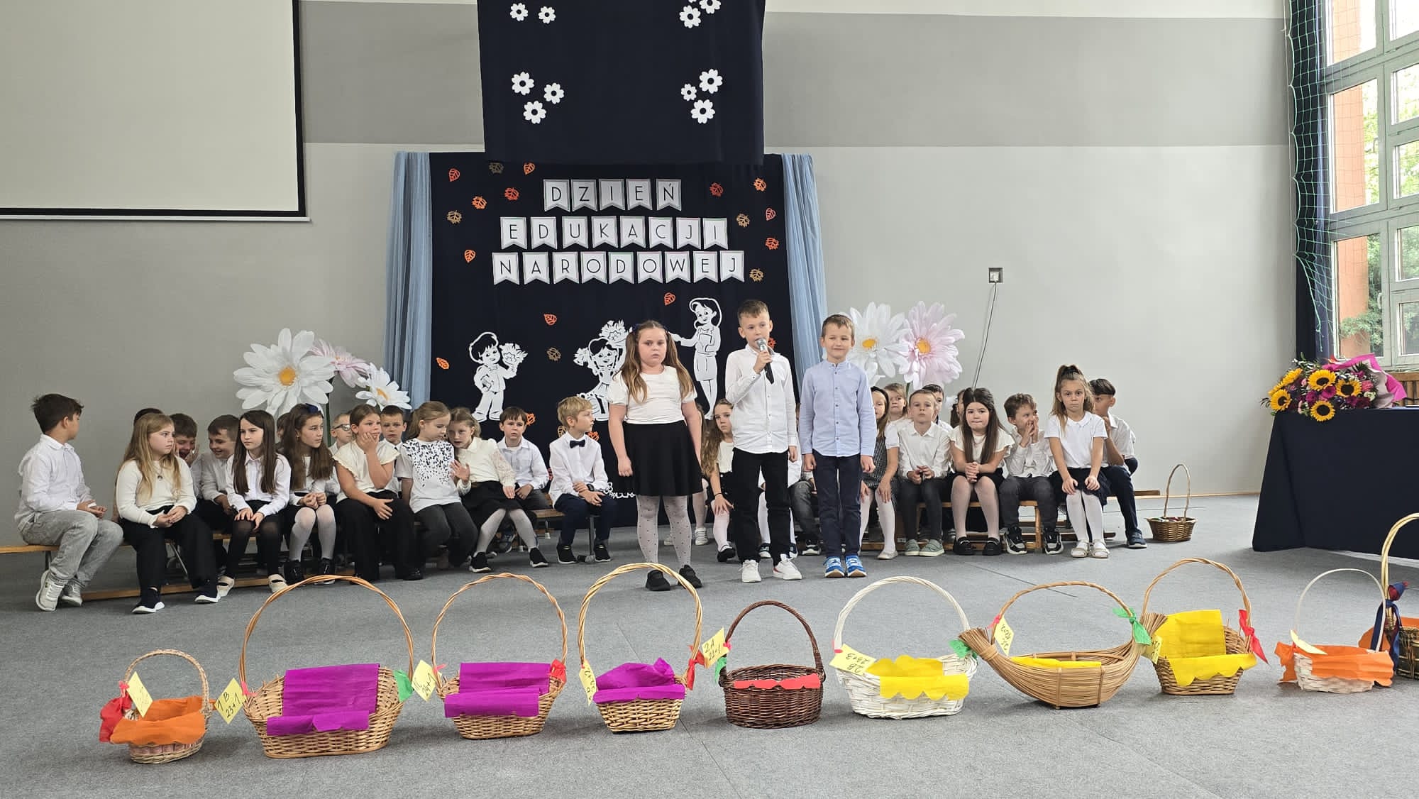 Akademia klas 1-3 z okazji Dnia Edukacji Narodowej