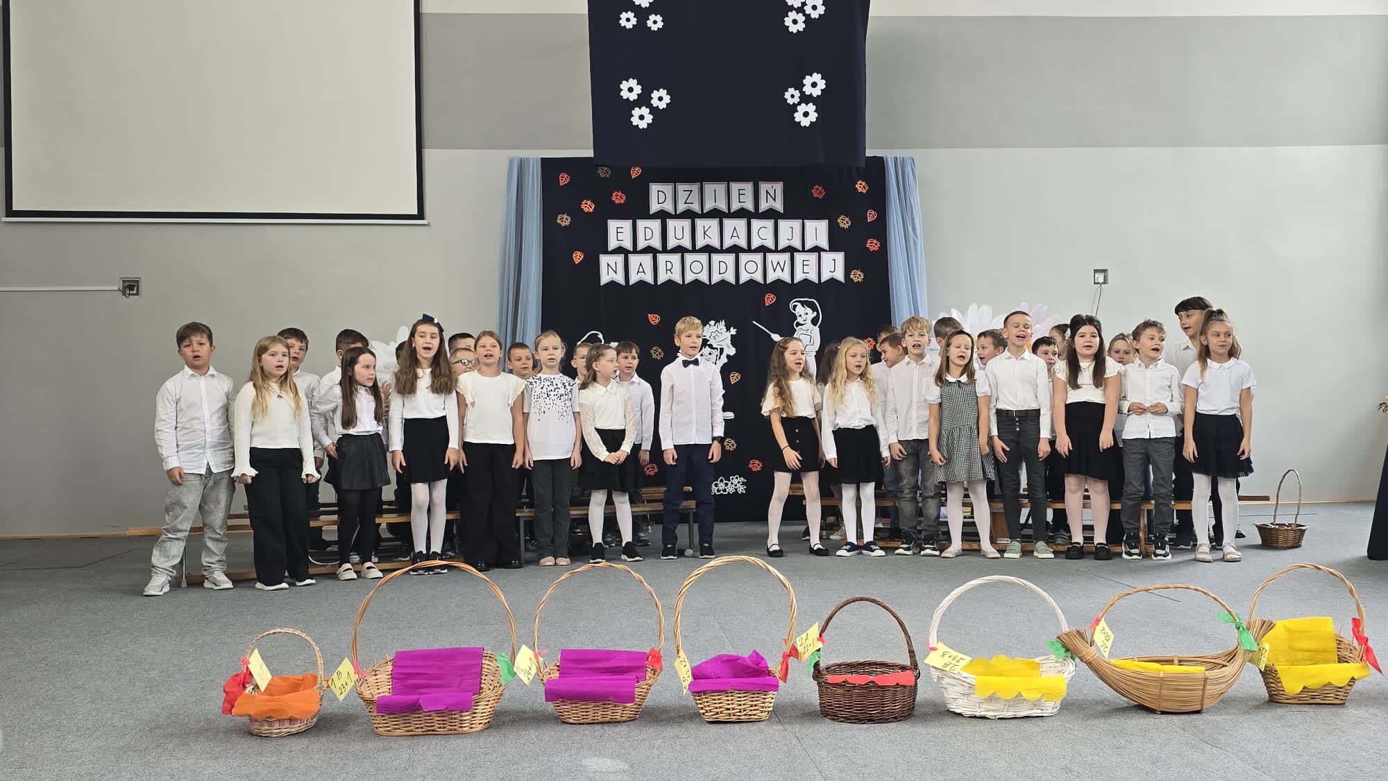 Akademia klas 1-3 z okazji Dnia Edukacji Narodowej