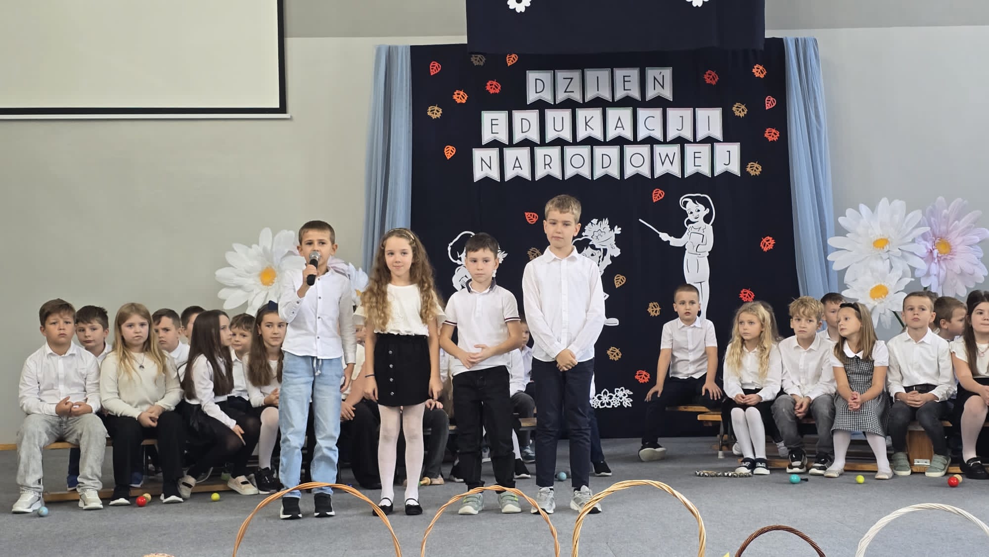Akademia klas 1-3 z okazji Dnia Edukacji Narodowej