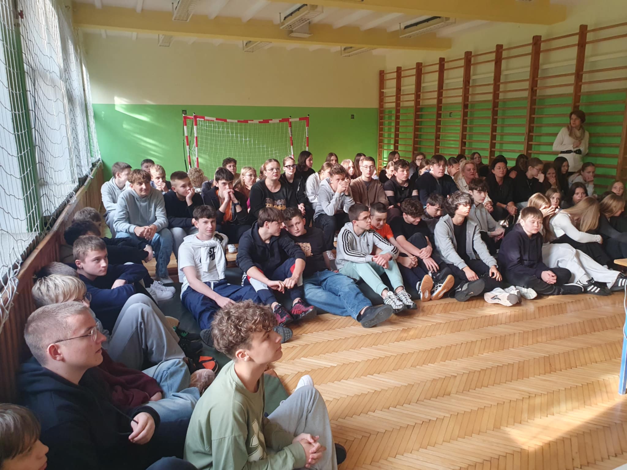 Uczniowie klas 7 na spotkaniu z panią prawnik.