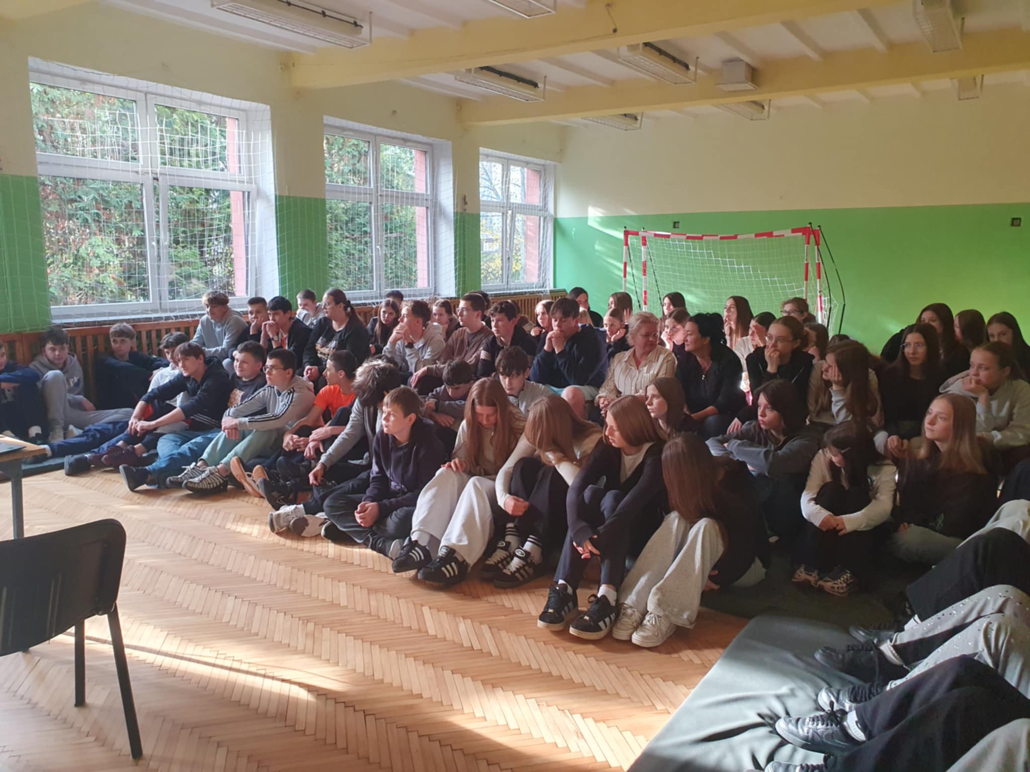 Uczniowie klas 7 na spotkaniu z panią prawnik.