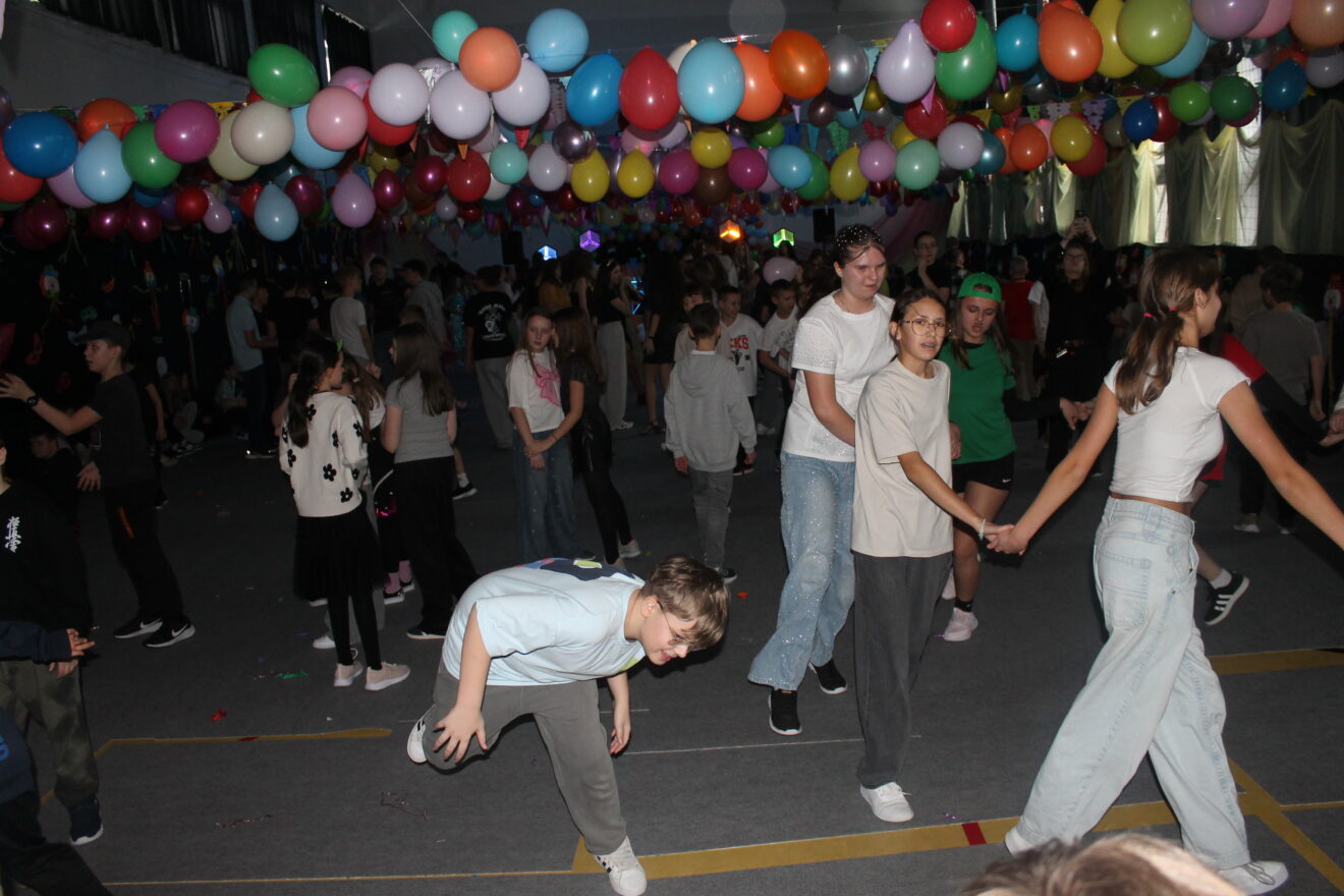 BAL KARNAWAŁOWY – integracja uczestników i budowanie pozytywnych relacji