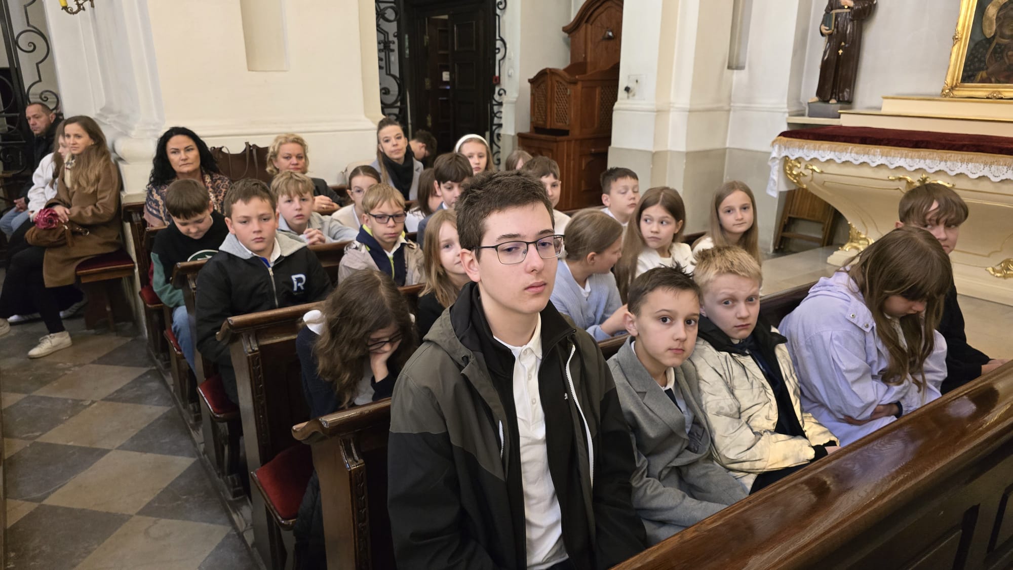 Swieto-Szkoly-maj-2026 w kościele podczas mszy