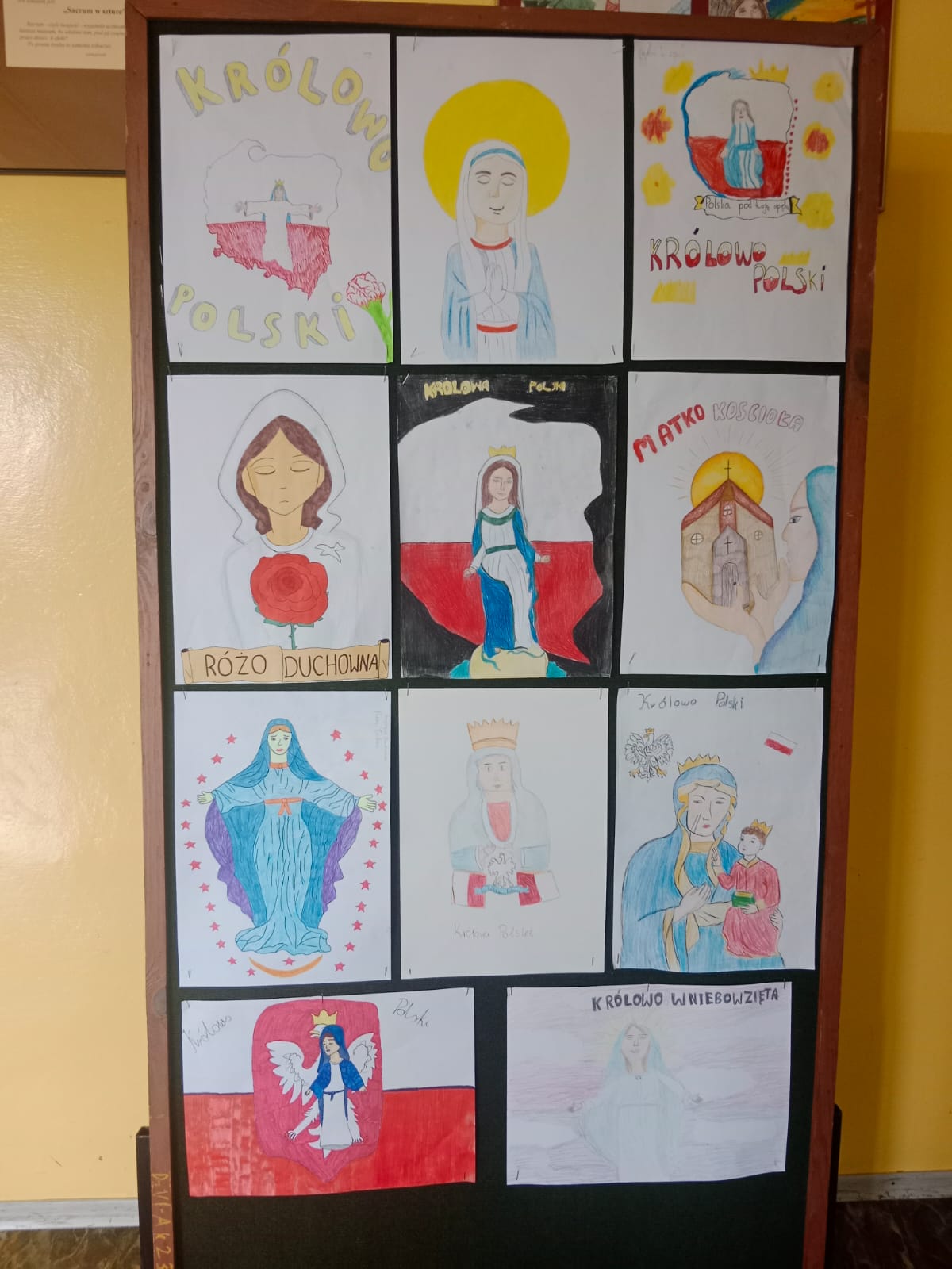 Uczniowie wykonywali prace plastyczne inspirowane tekstami biblijnymi, Eucharystią i postaciami znanych świętych. Tworząc swoje prace pogłębiali wiarę i poznawali dzieła sławnych artystów.