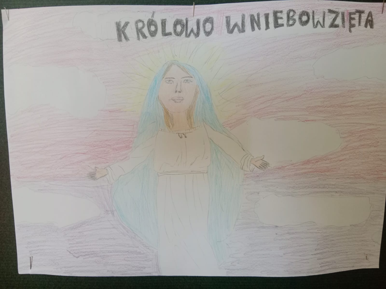 Uczniowie wykonywali prace plastyczne inspirowane tekstami biblijnymi, Eucharystią i postaciami znanych świętych. Tworząc swoje prace pogłębiali wiarę i poznawali dzieła sławnych artystów.