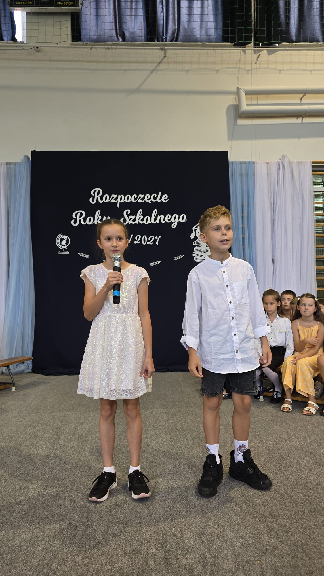 Uroczyste rozpoczęcie roku szkolnego 2026/2027 w klasach 4-8. Występy uczniów.