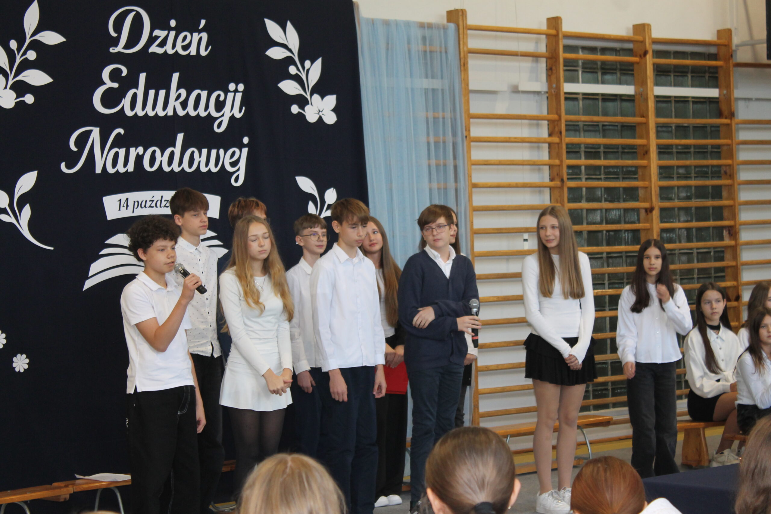 13 października 2026 roku w naszej szkole odbyła się uroczysta akademia z okazji Dnia Edukacji Narodowej Występy młodych artystów