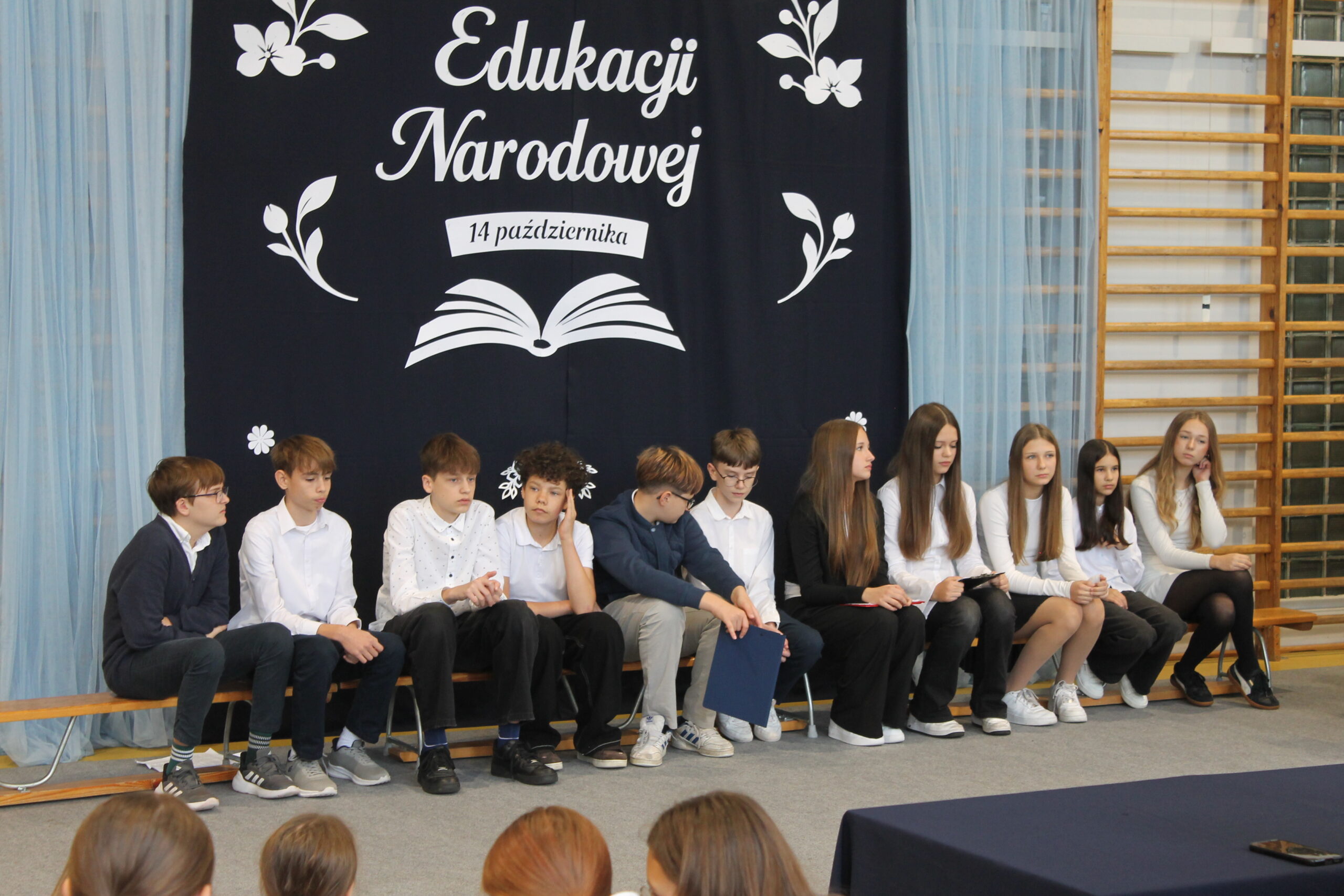 13 października 2026 roku w naszej szkole odbyła się uroczysta akademia z okazji Dnia Edukacji Narodowej Występy młodych artystów